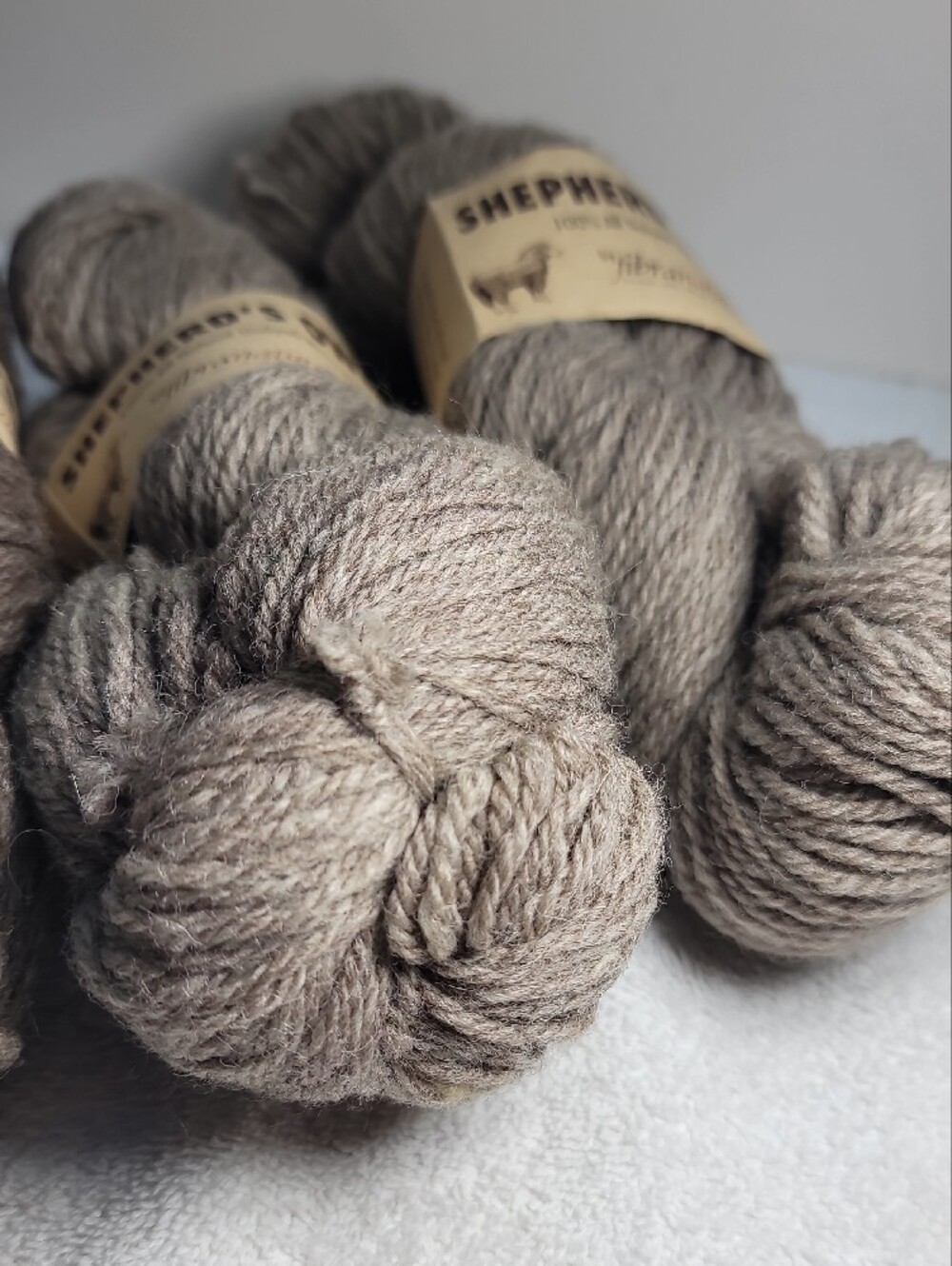 Shepherd's Own Natural Wool Yarn Bundle - Taupe & Brown 5 Skeins - NWT - Picture 7 of 9